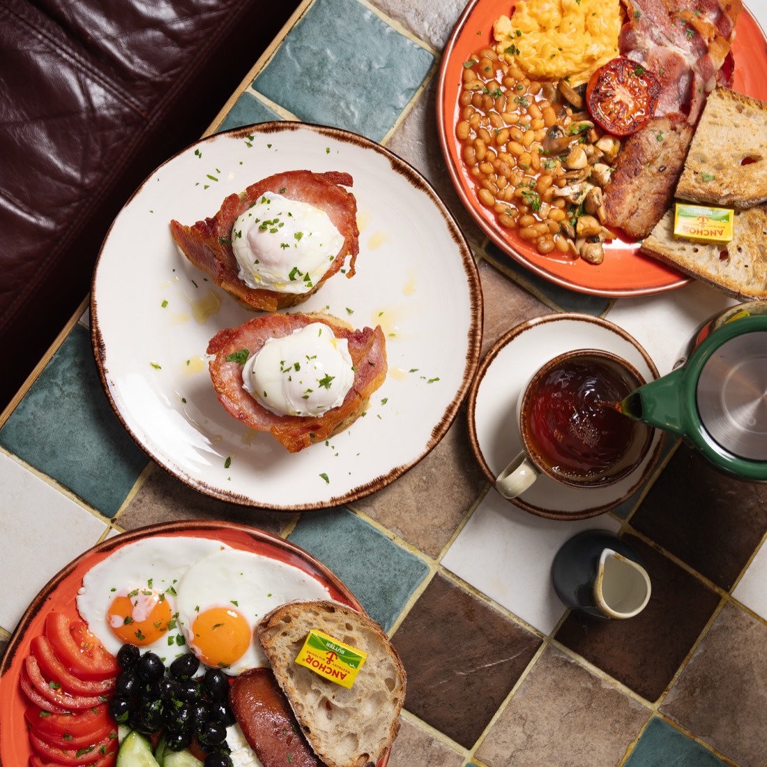 A full breakfast spread at Brew & Cru